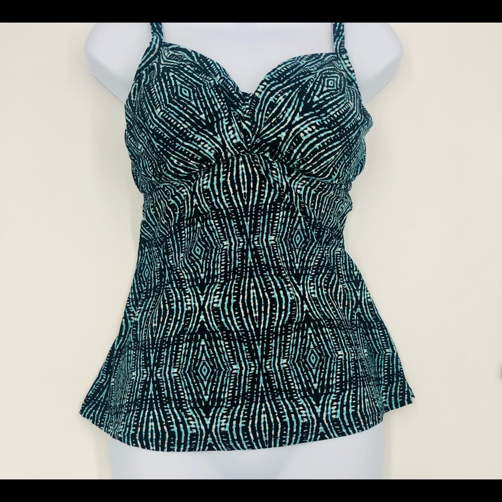 NWOT Caribbean Joes Women’s Tankini top size 14